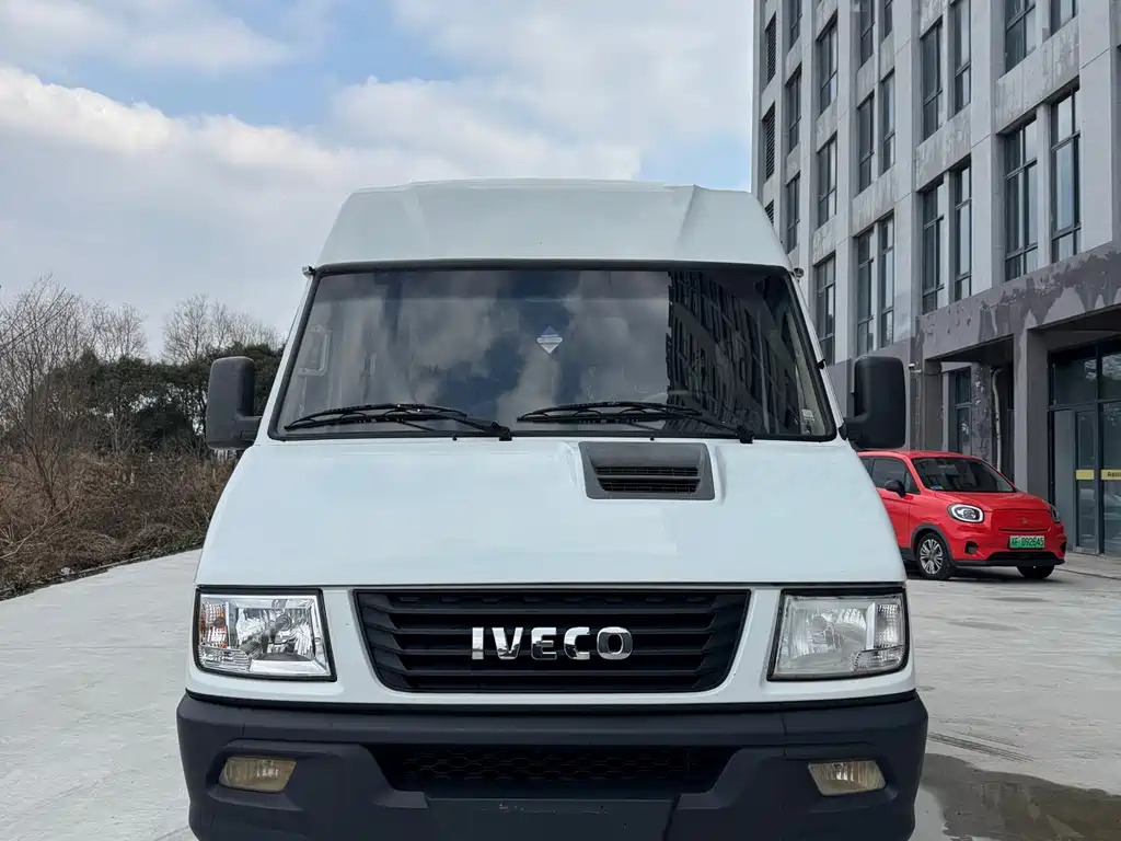 IVECO PROUD
