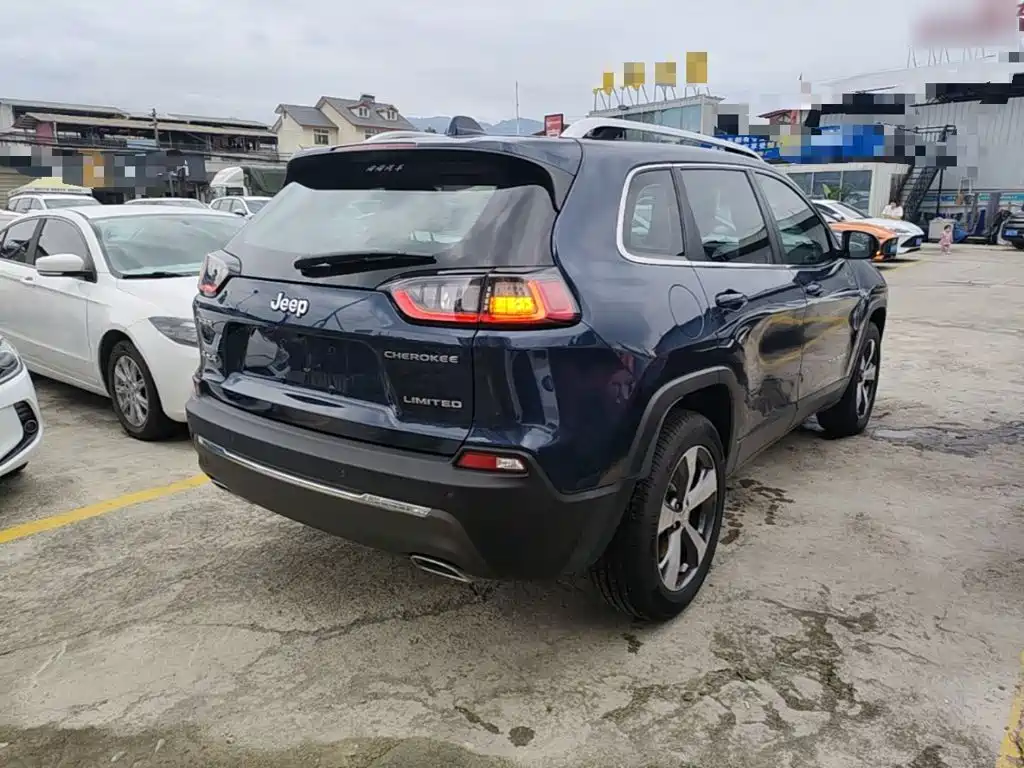 Jeep Cherokee — миниатюра 7
