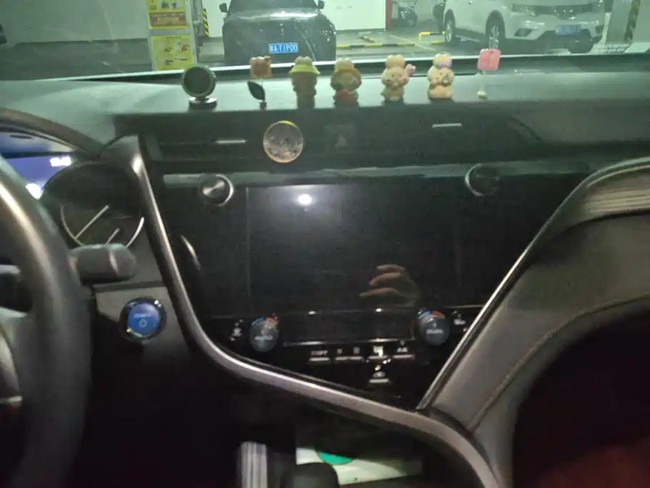 Toyota Camry — миниатюра 13