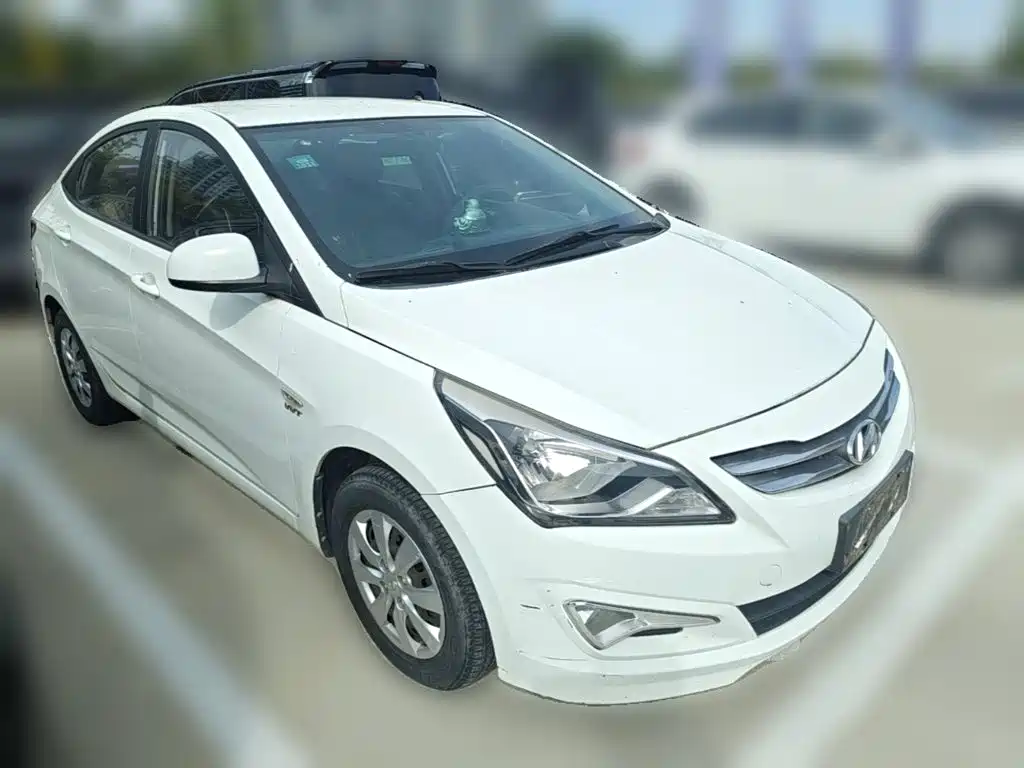 Hyundai Verna — миниатюра 6