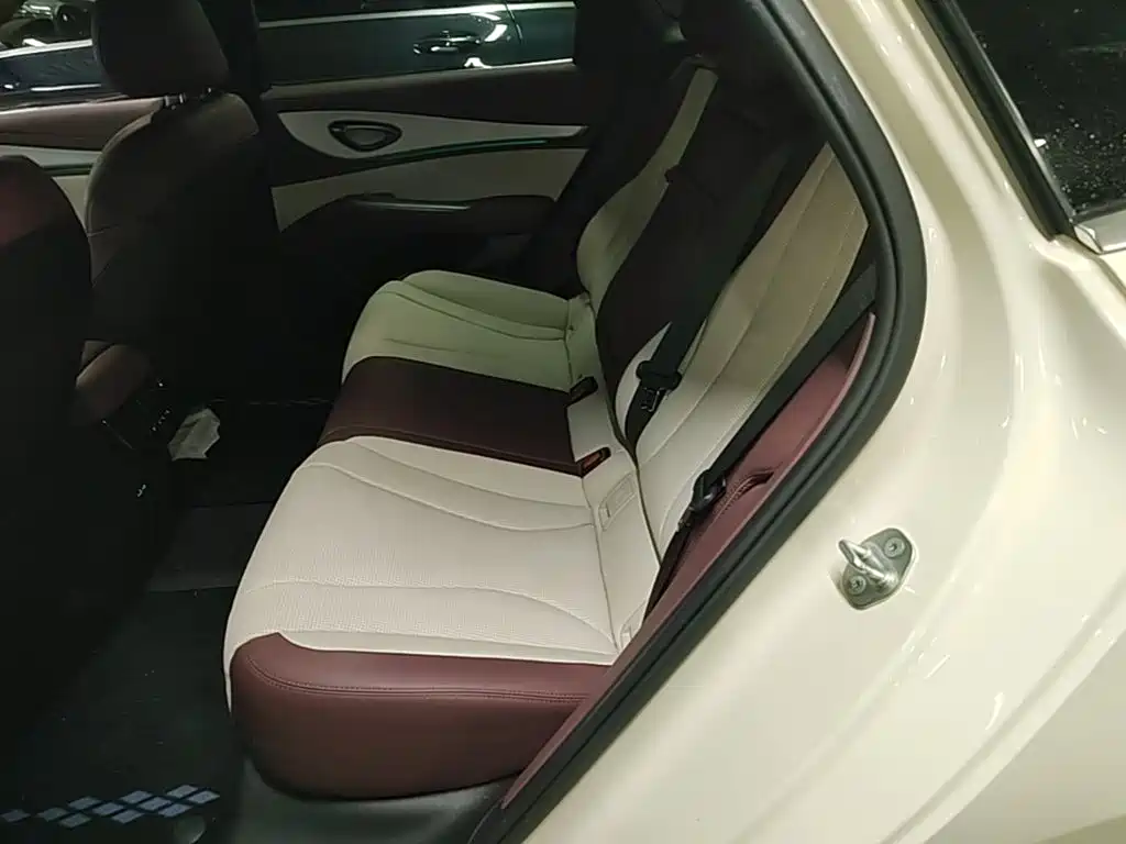 BYD Seal 07 DM-i — миниатюра 17