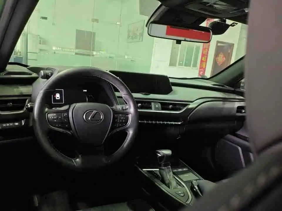 Lexus UX — миниатюра 5