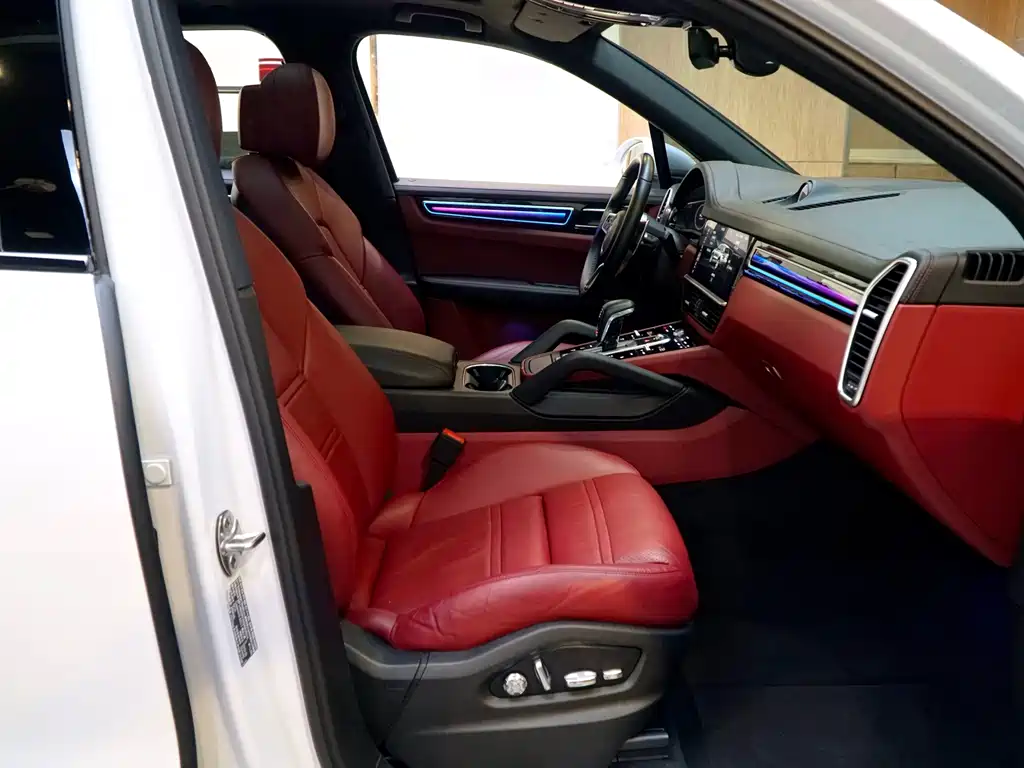 Porsche Cayenne — миниатюра 11