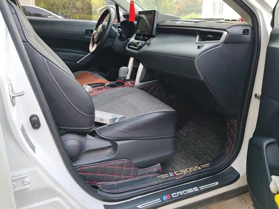 Toyota Corolla Cross — миниатюра 8