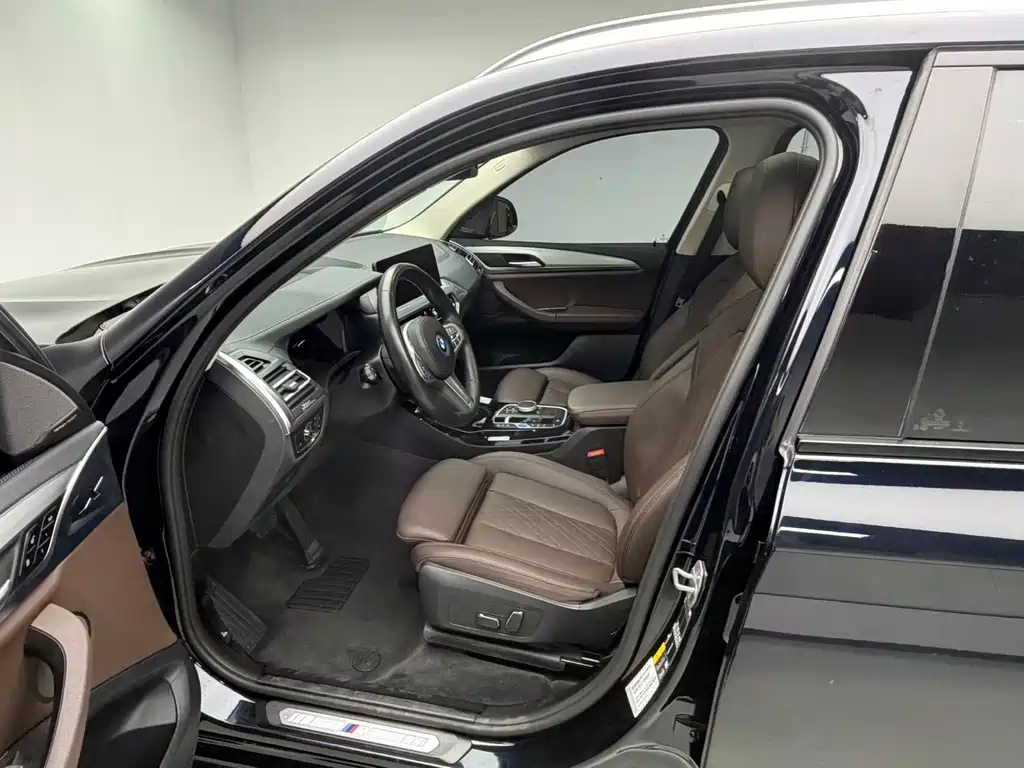 BMW iX3 — миниатюра 8