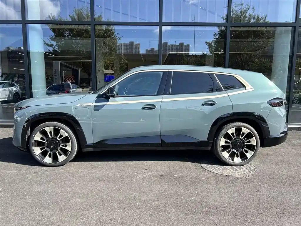 BMW XM — миниатюра 3