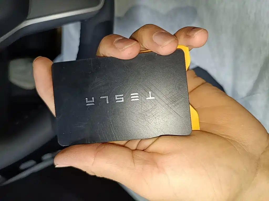 Tesla Model 3 — миниатюра 9