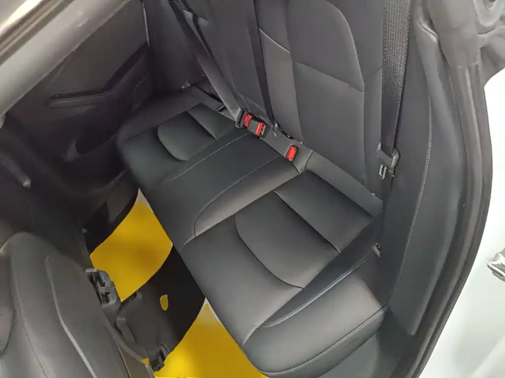 Tesla Model 3 — миниатюра 17