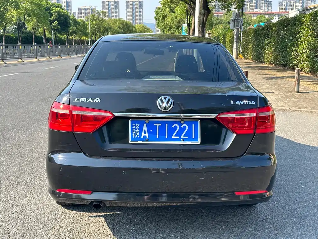 Volkswagen Lavida — миниатюра 4