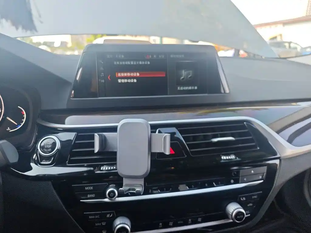 BMW 5 Series — миниатюра 6