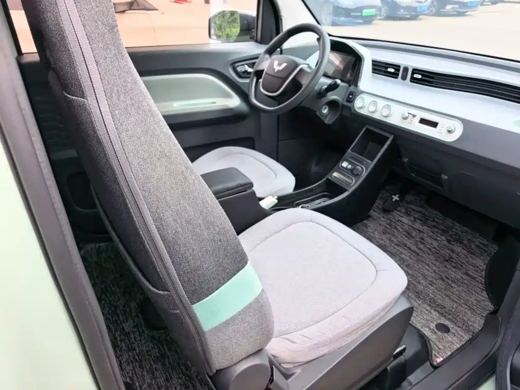 Wuling MINIEV — миниатюра 25