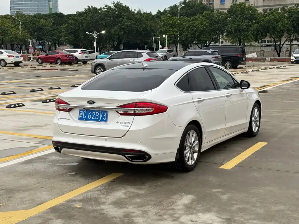Ford Mondeo — миниатюра 6
