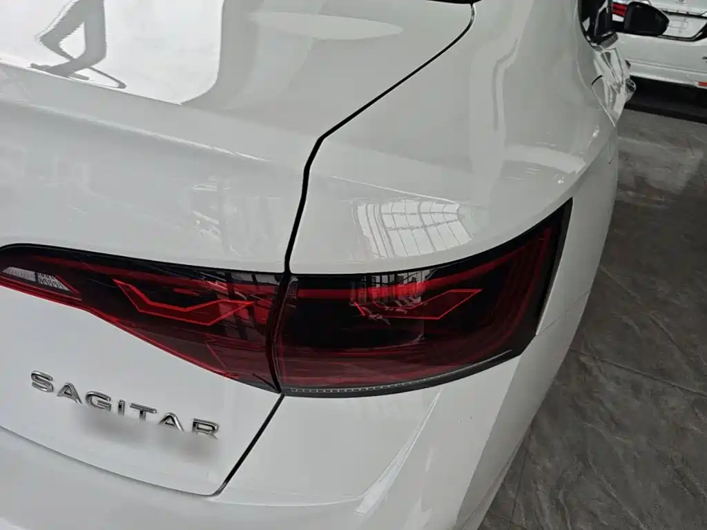 Volkswagen Sagitar — миниатюра 8