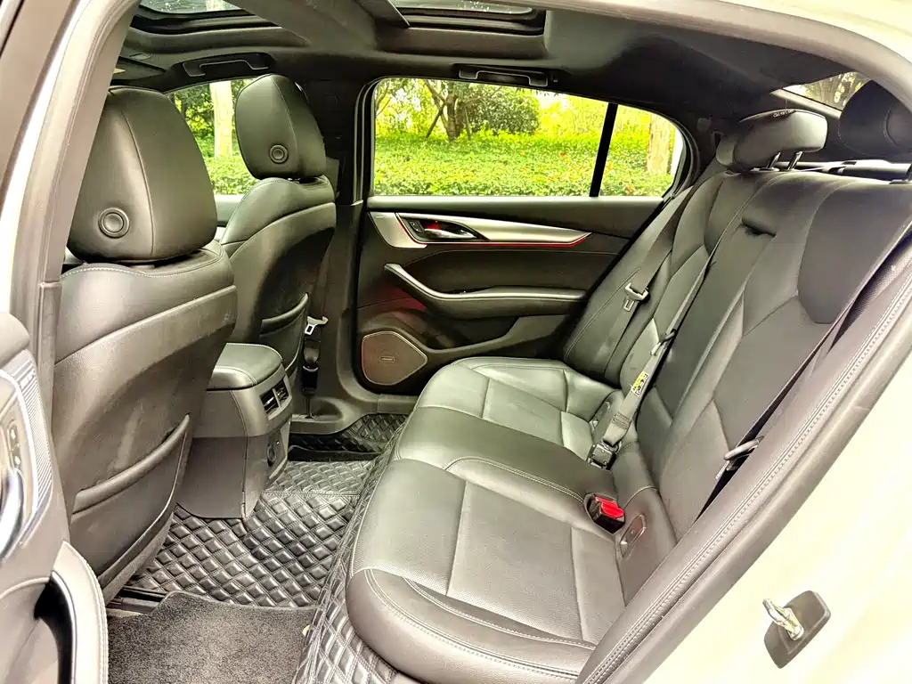 Cadillac CT5 — миниатюра 6