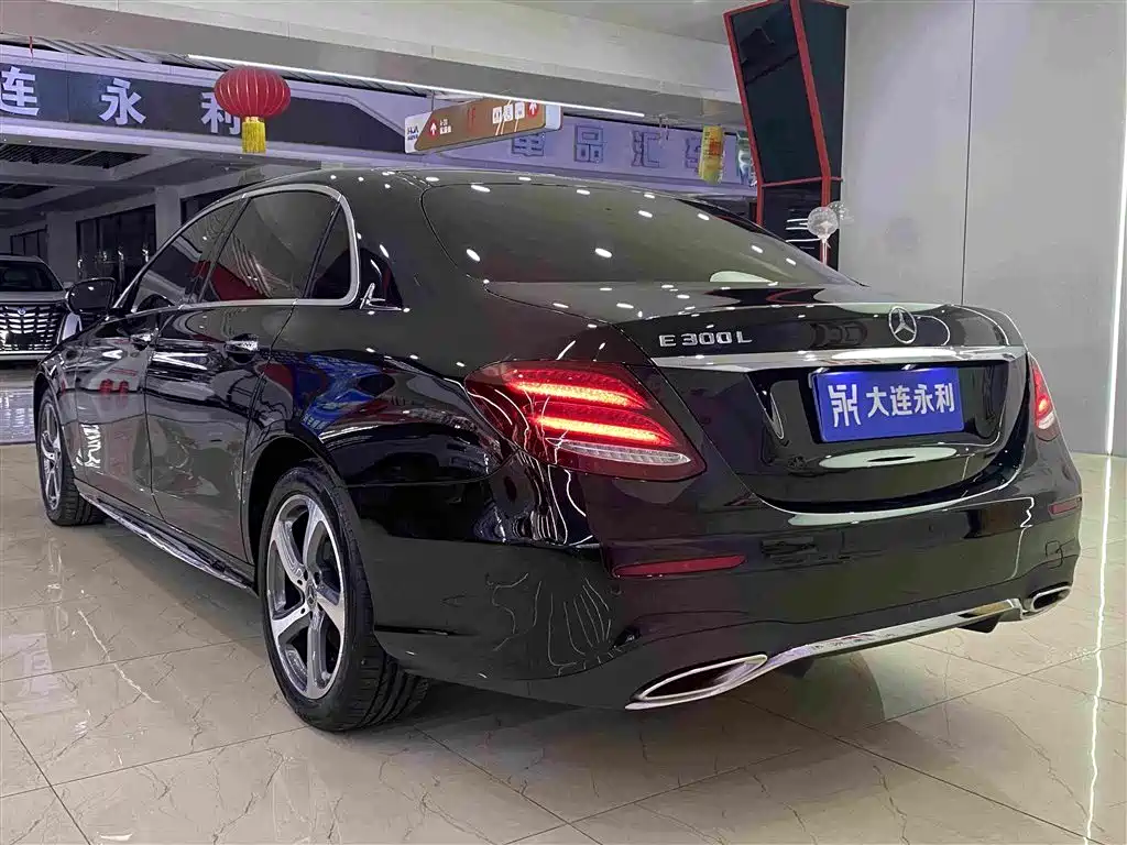 Mercedes-Benz E-Class — миниатюра 18
