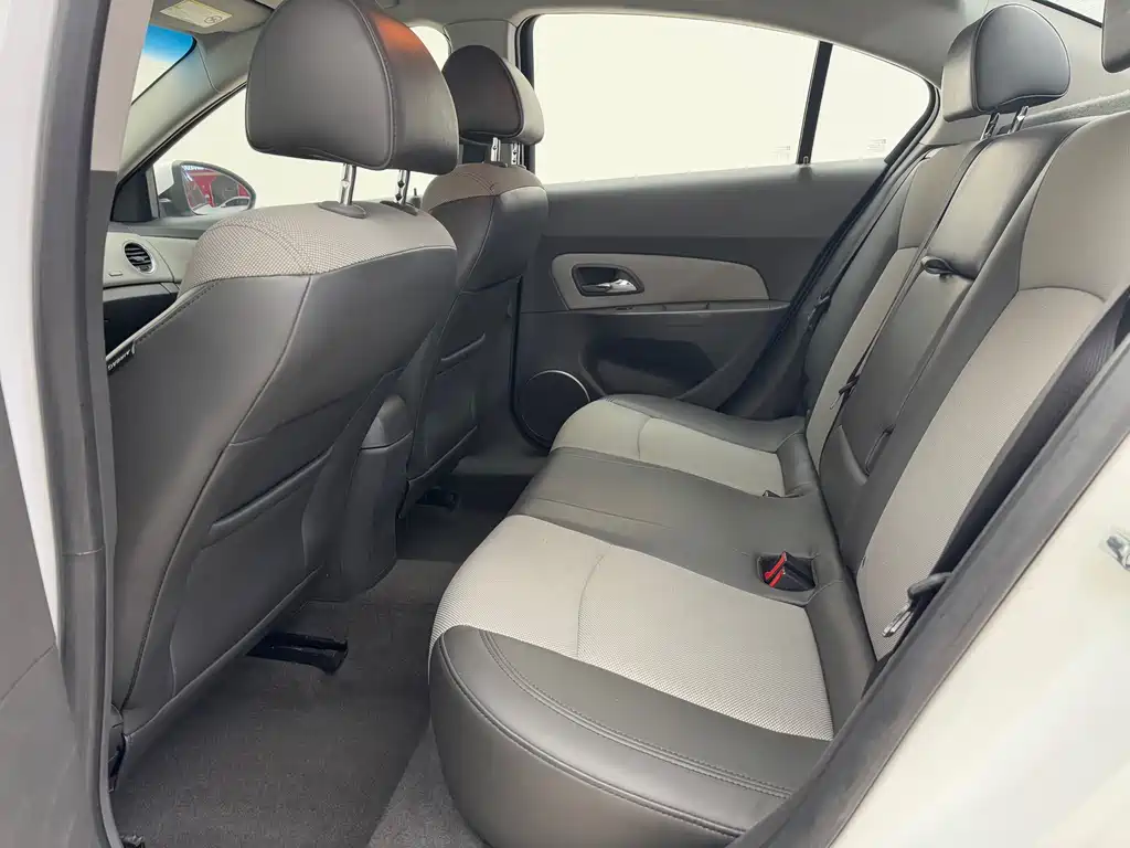 Chevrolet Cruze — миниатюра 12