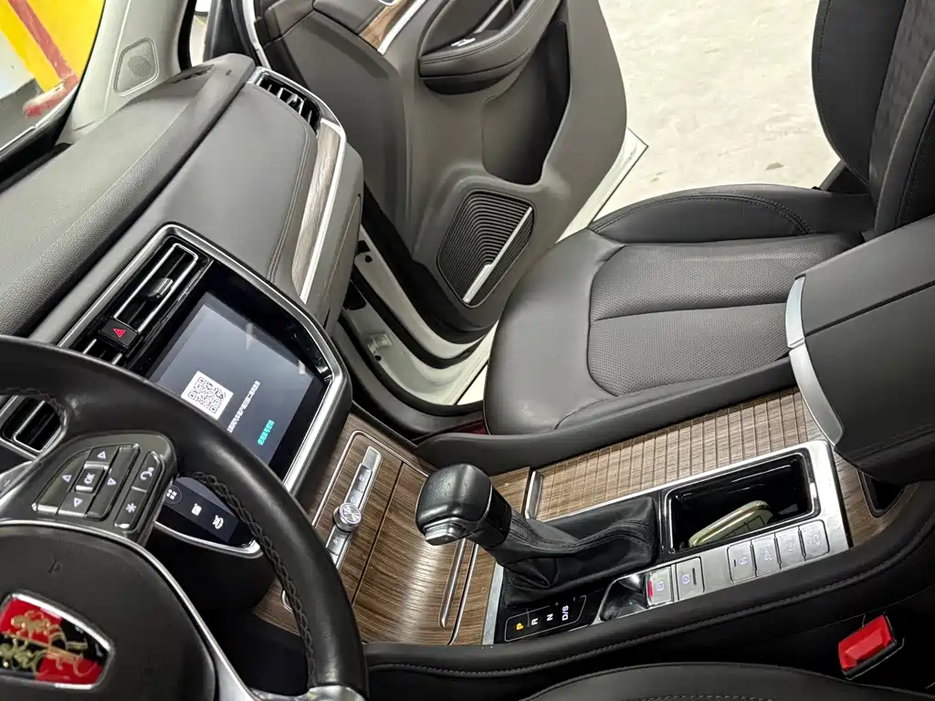 Roewe RX8 — миниатюра 11