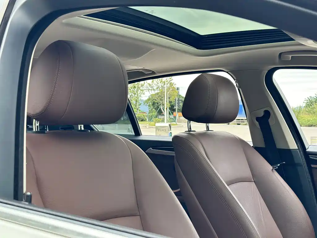 BMW 5 Series — миниатюра 14