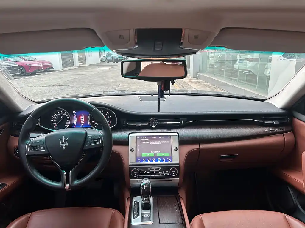 Maserati Quattroporte — миниатюра 8