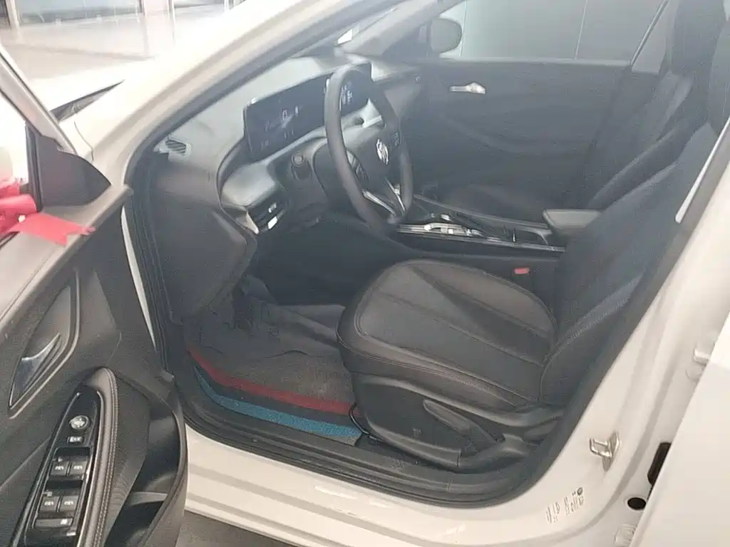 Buick Verano — миниатюра 16