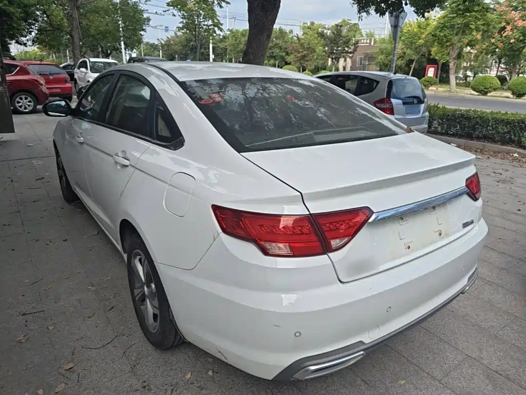 Geely Emgrand GL — миниатюра 5