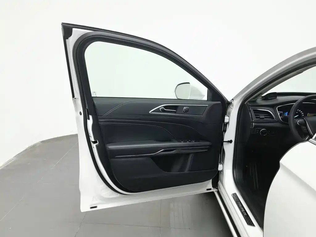 Ford Taurus — миниатюра 8