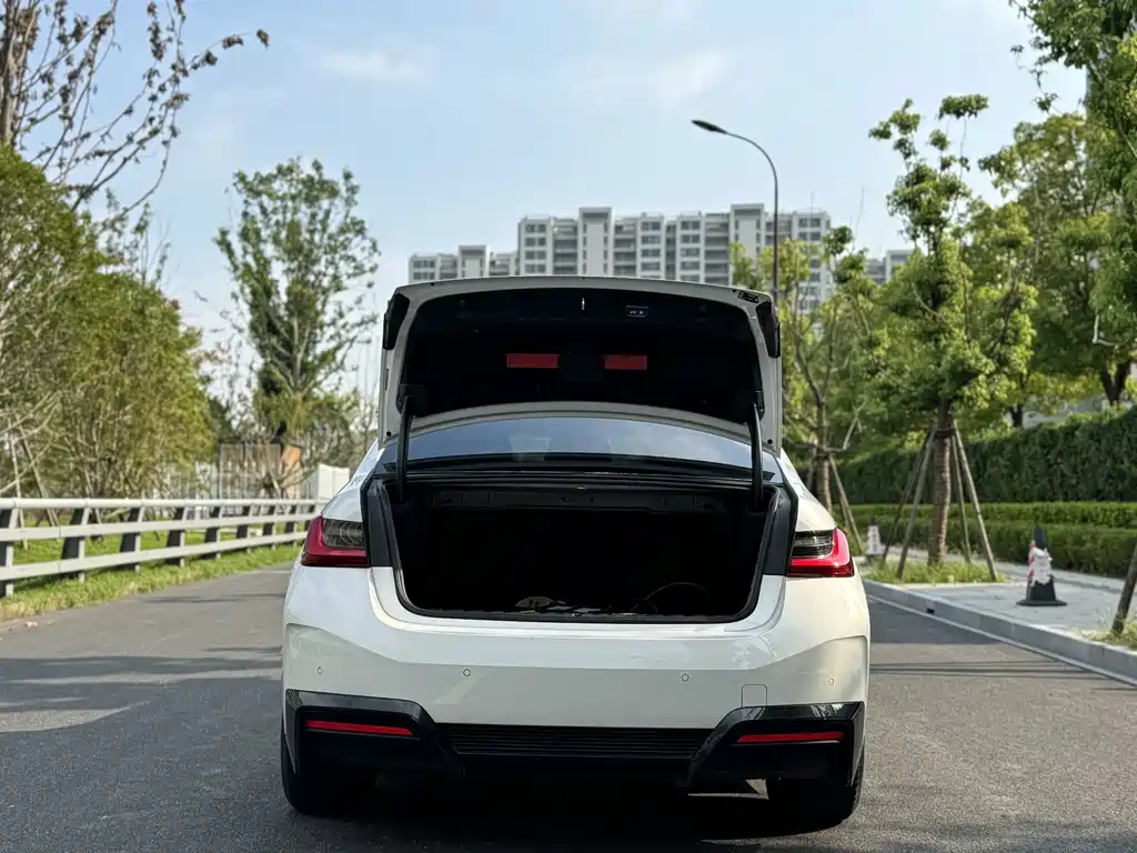BMW i3 — миниатюра 5