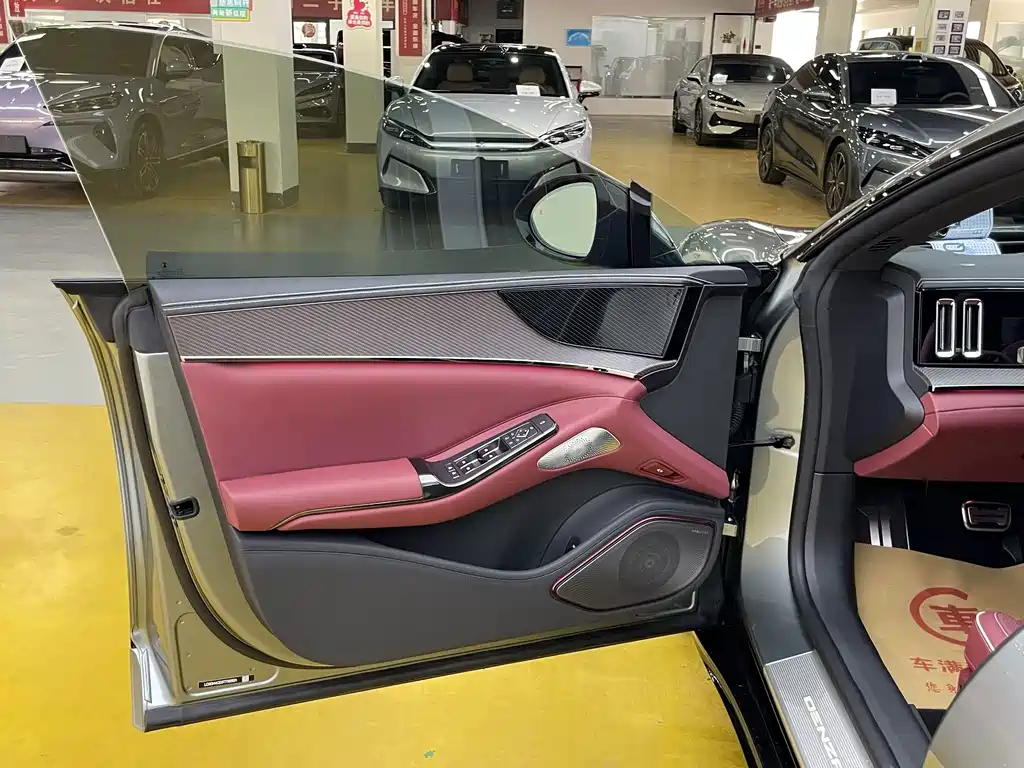 Denza Denza Z9GT — миниатюра 6