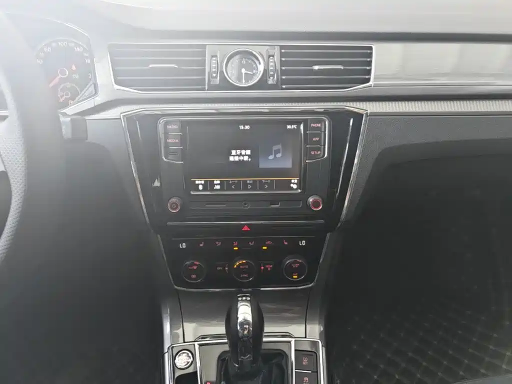Volkswagen Passat — миниатюра 13