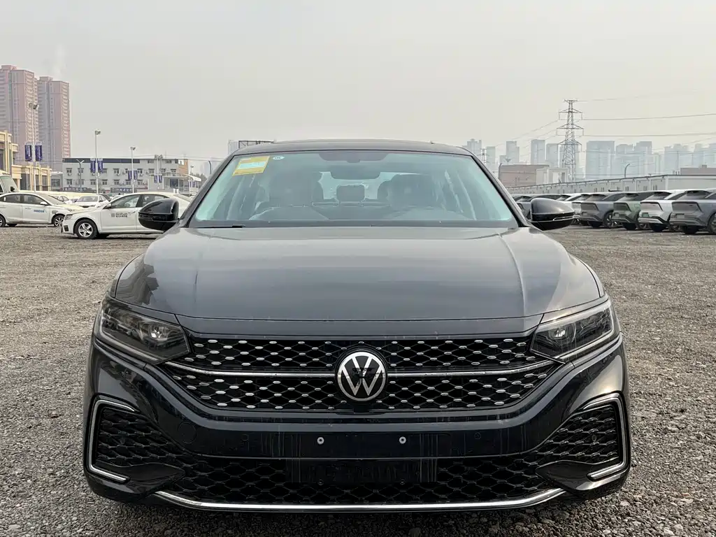 Volkswagen Passat 2025 330TSI Elite