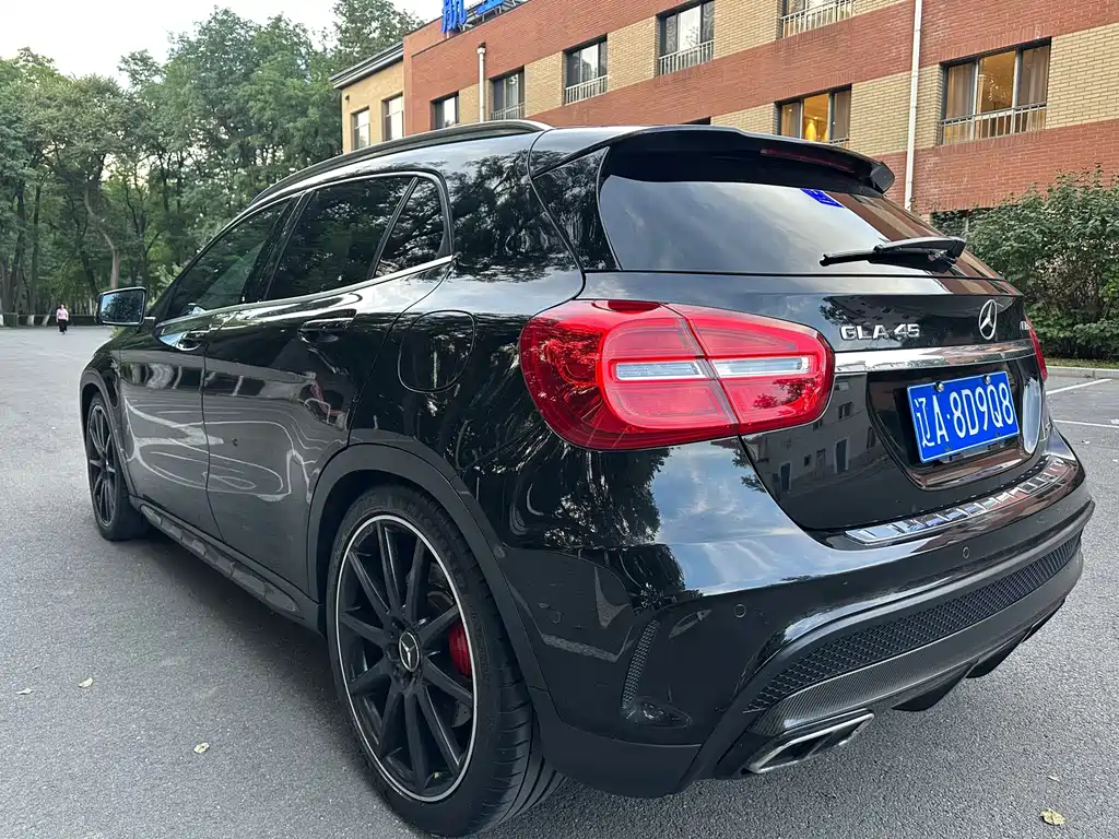 Mercedes-Benz GLA AMG — миниатюра 7
