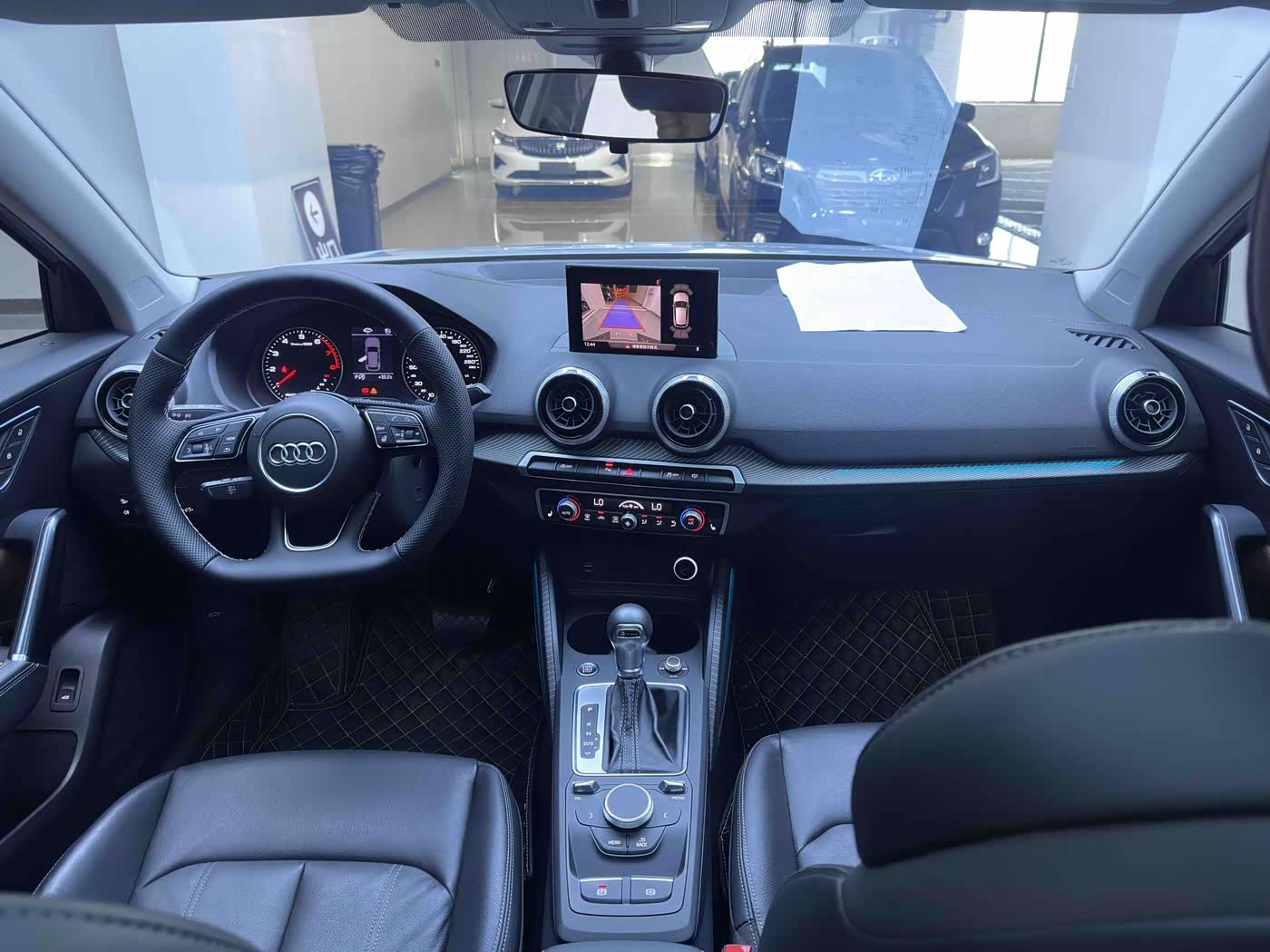 Audi Q2L 1.4 л 2022 г. Серебристо-серый, пробег 16800 км