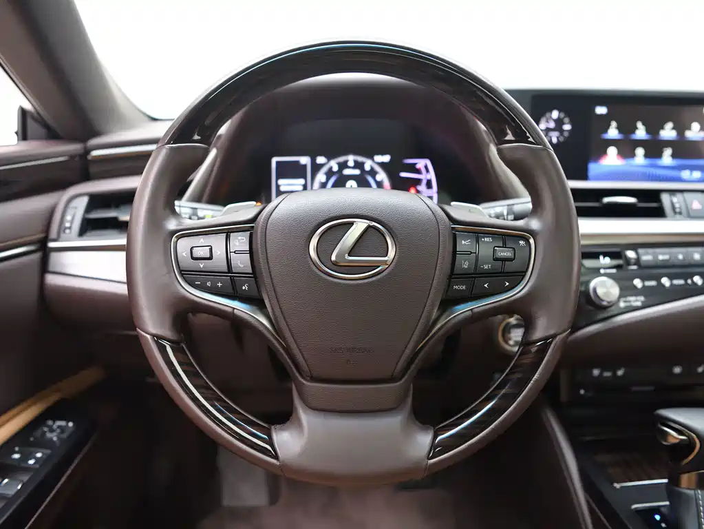Lexus ES — миниатюра 17