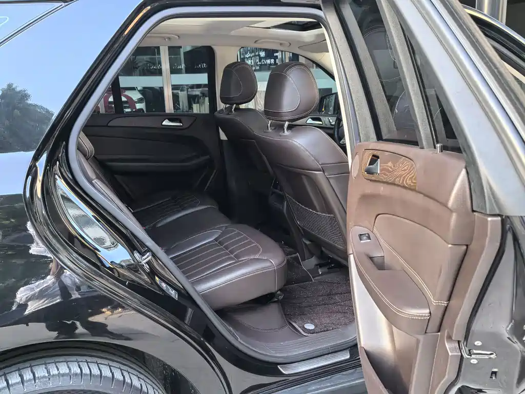 Mercedes-Benz GLE (Import) — миниатюра 5
