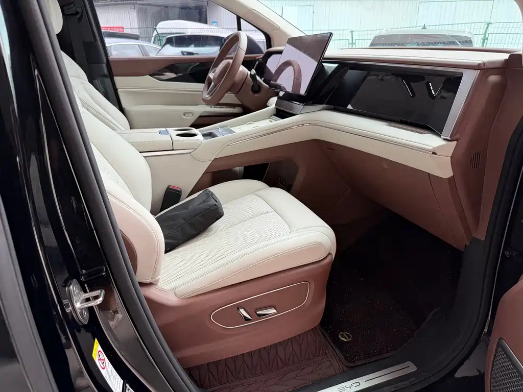 BYD Xia — миниатюра 6