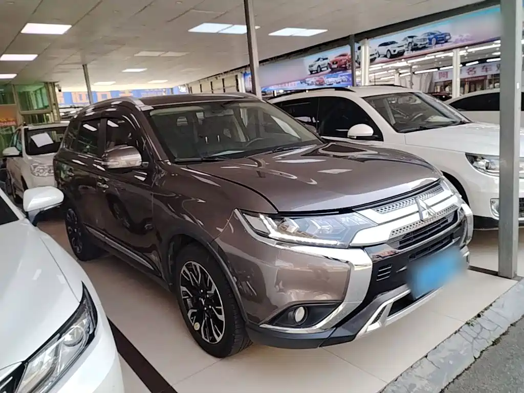 Mitsubishi Outlander — миниатюра 4