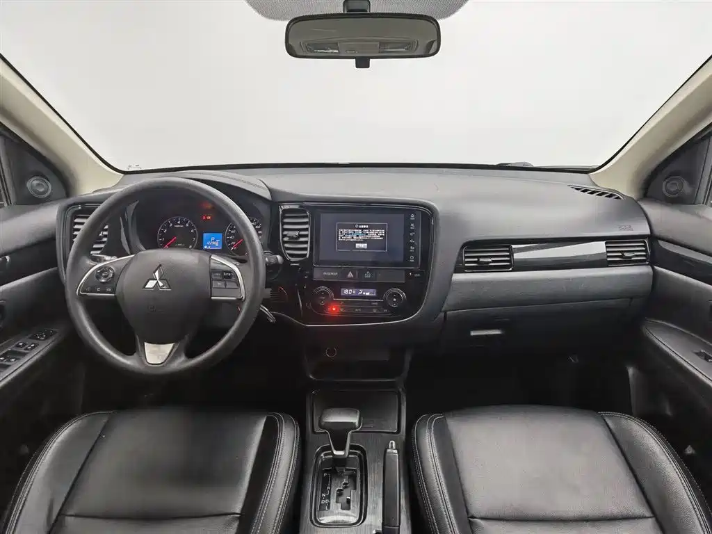 Mitsubishi Outlander 2021 2.0L 5 мест