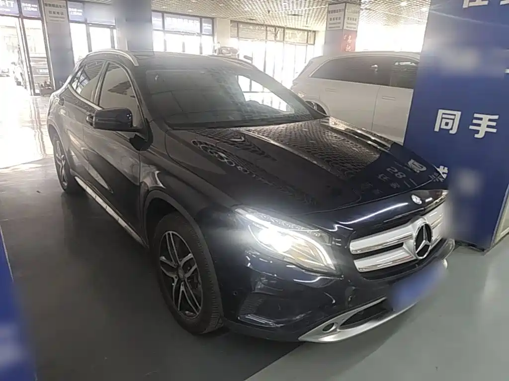 Mercedes-Benz GLA 2016 GLA 220 4MATIC Fashion