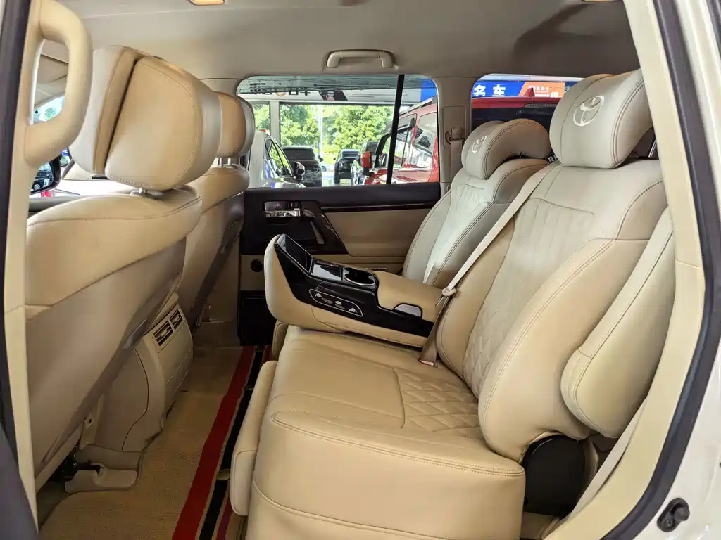 Toyota Land Cruiser — миниатюра 5