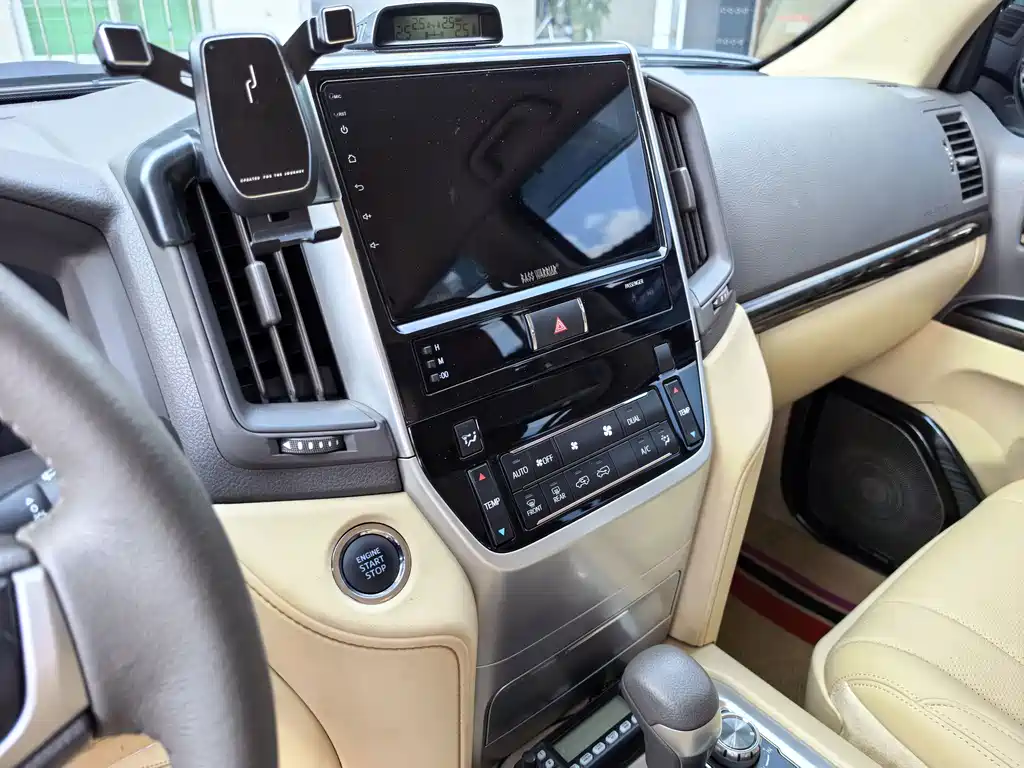 Toyota Land Cruiser — миниатюра 11