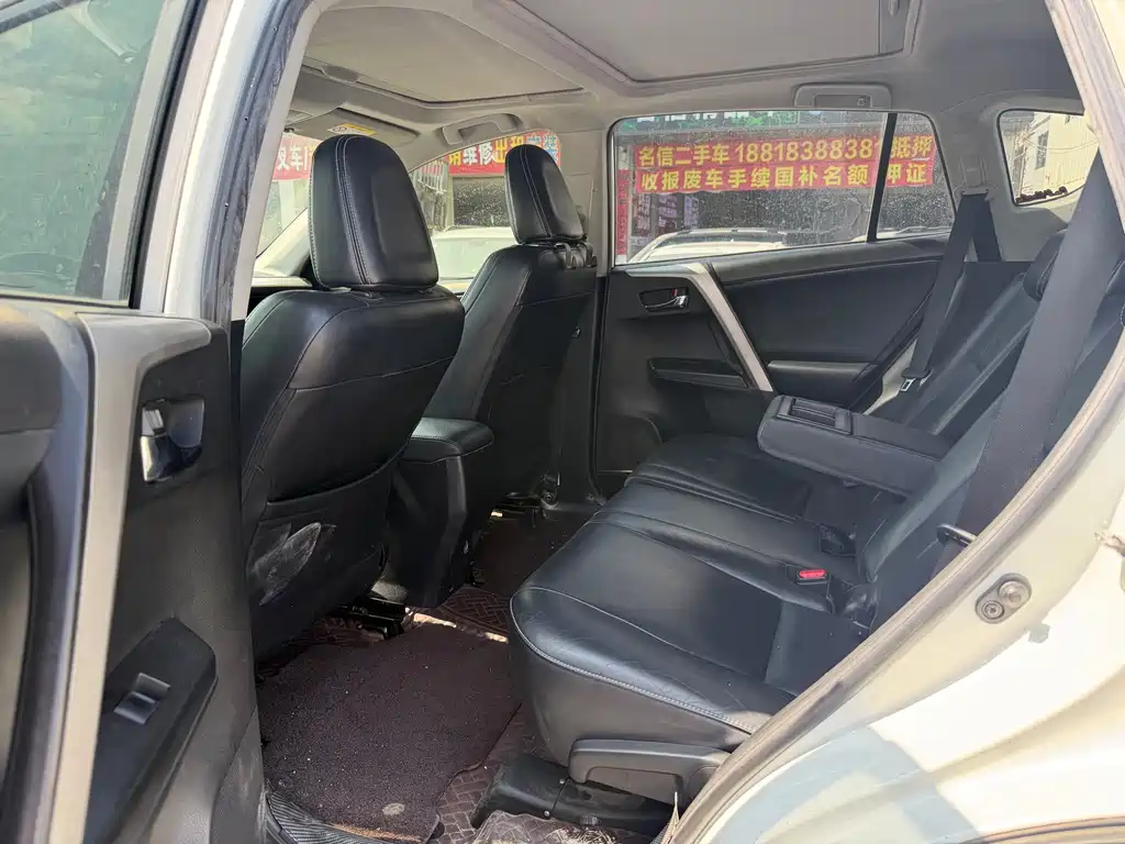 Toyota RAV4 — миниатюра 7