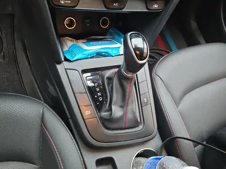 Hyundai Elantra — миниатюра 16