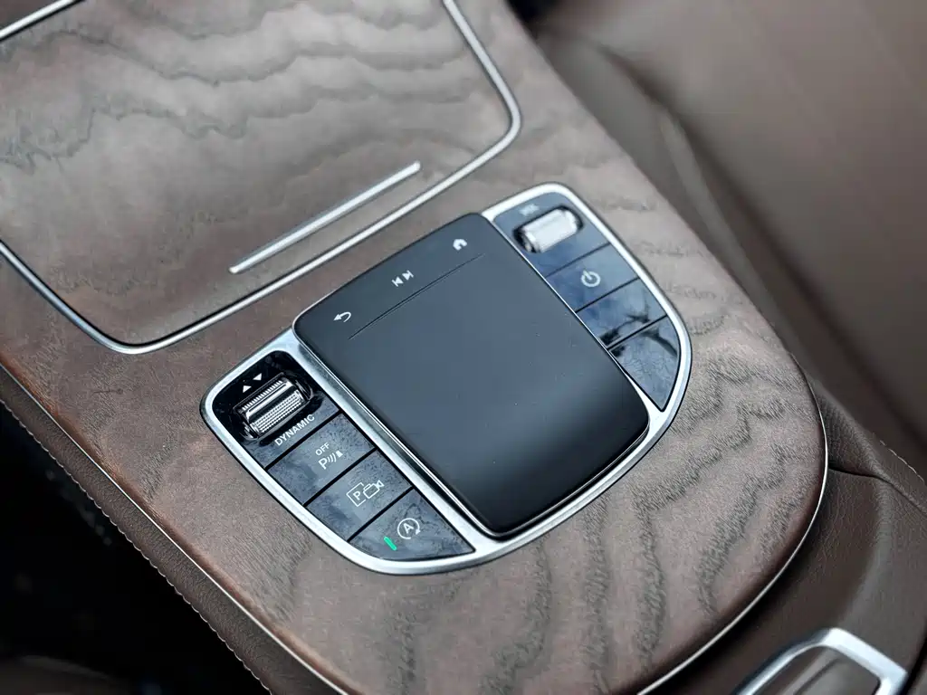Mercedes-Benz E-Class — миниатюра 20