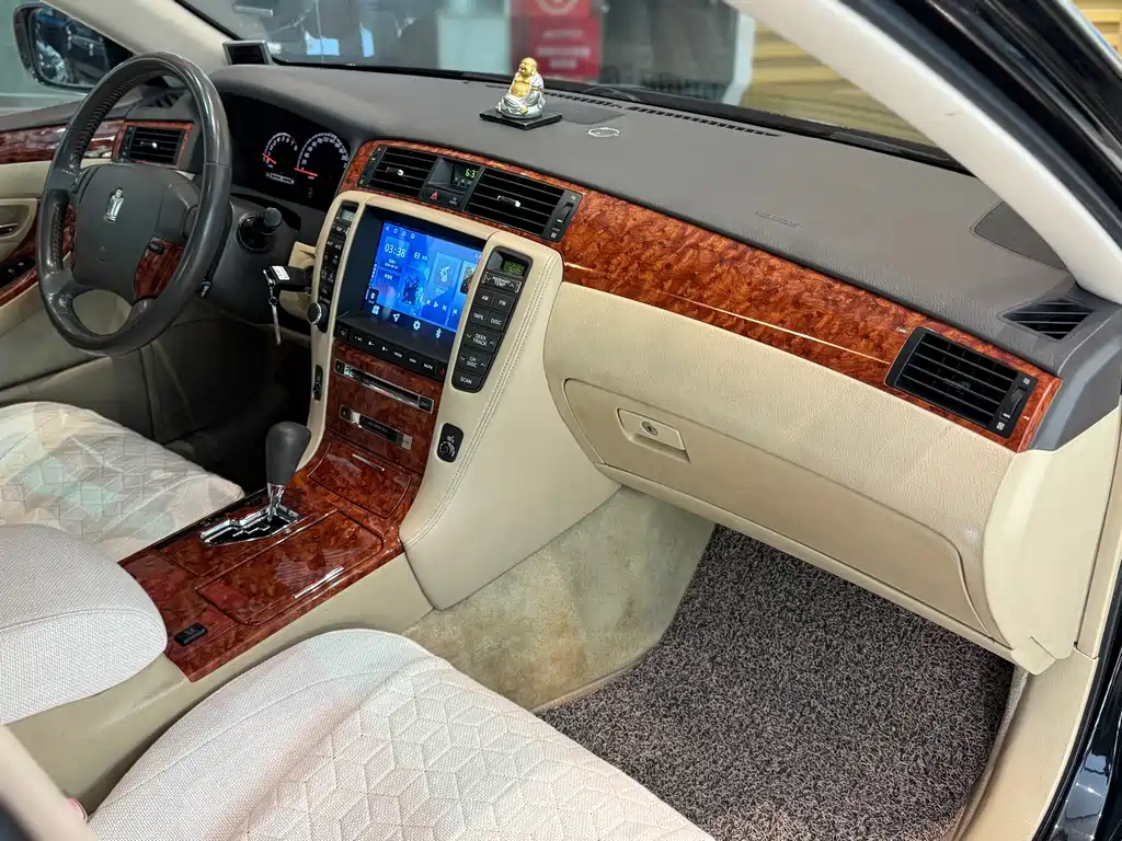 Toyota Crown — миниатюра 19