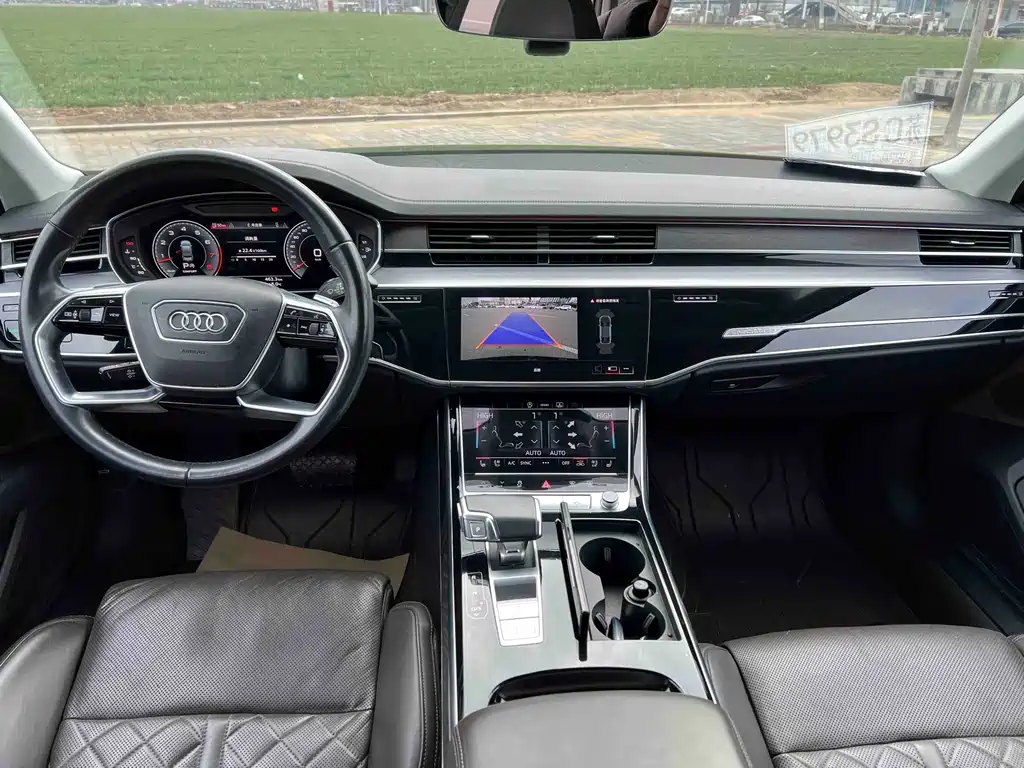AUDI A8