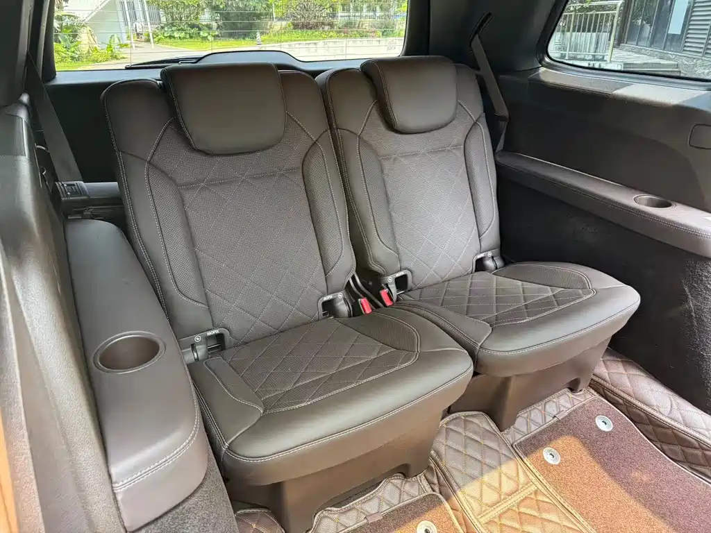 Mercedes-Benz GLS — миниатюра 10
