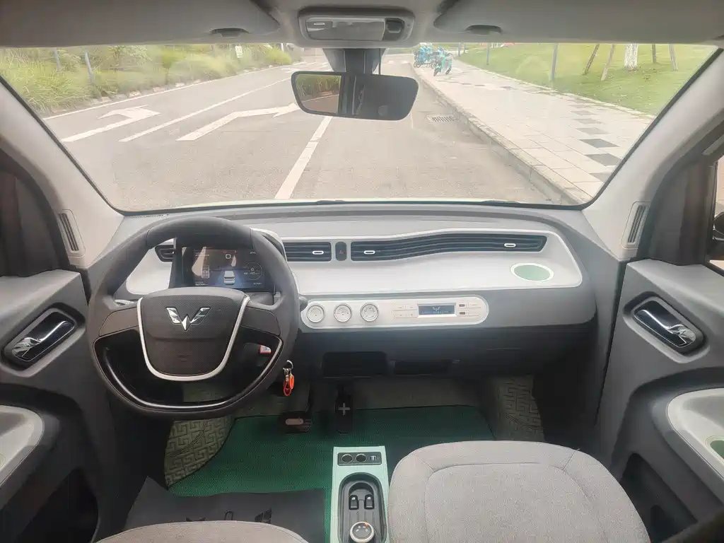 Wuling MINIEV — миниатюра 6