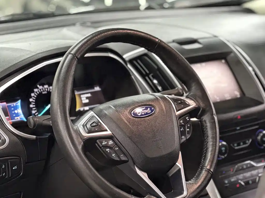 Ford Edge — миниатюра 26