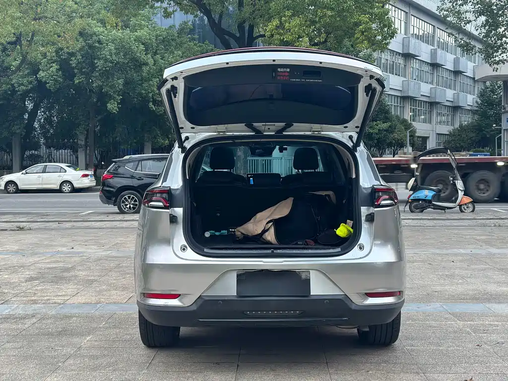BYD Tang — миниатюра 8