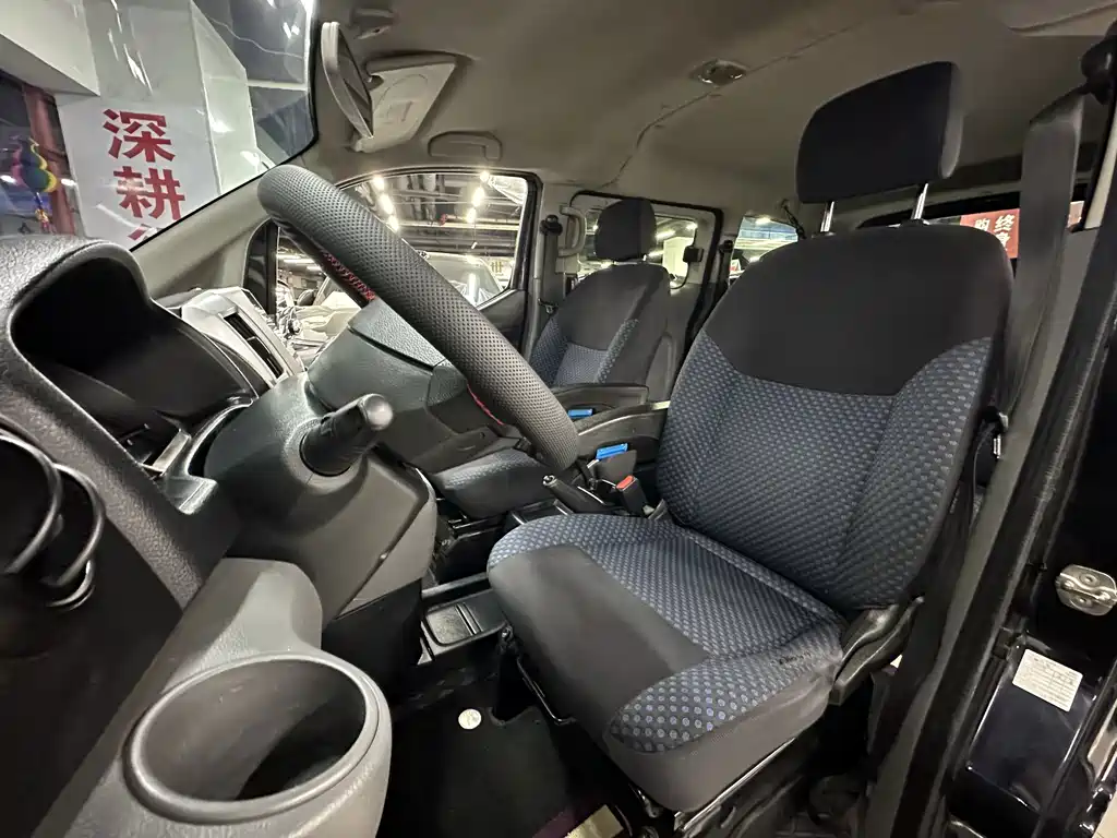 Nissan NV200 — миниатюра 18
